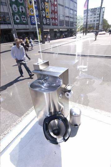 Public toilet in Houston (Inside)