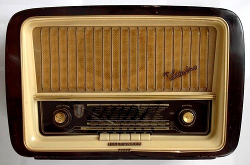 A radio has radio buttons